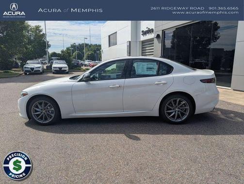 Milano White 2025 Alfa Romeo Giulia AWD