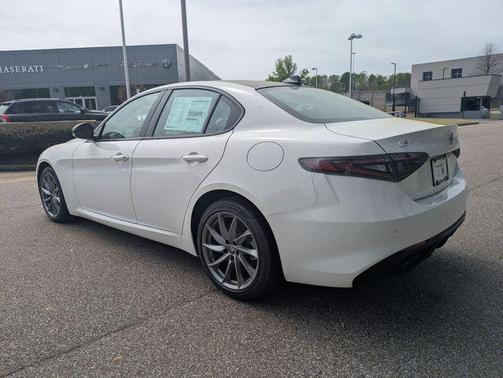 Milano White 2025 Alfa Romeo Giulia AWD