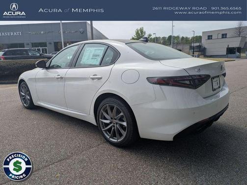 Milano White 2025 Alfa Romeo Giulia AWD