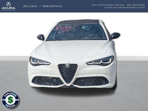 Milano White 2025 Alfa Romeo Giulia AWD