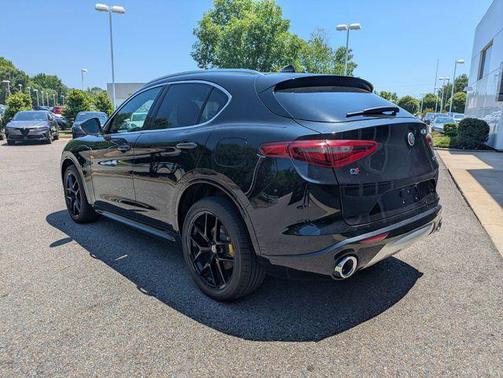 Vulcano Black Metallic 2021 Alfa Romeo Stelvio Ti