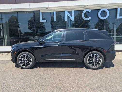 Black Metallic 2024 Lincoln Nautilus Reserve