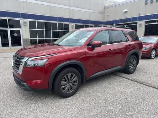 2023 Nissan Pathfinder SV