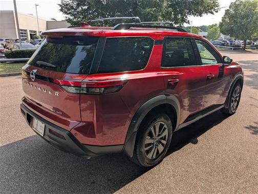 2023 Nissan Pathfinder SV