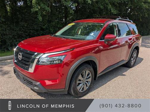 2023 Nissan Pathfinder SV