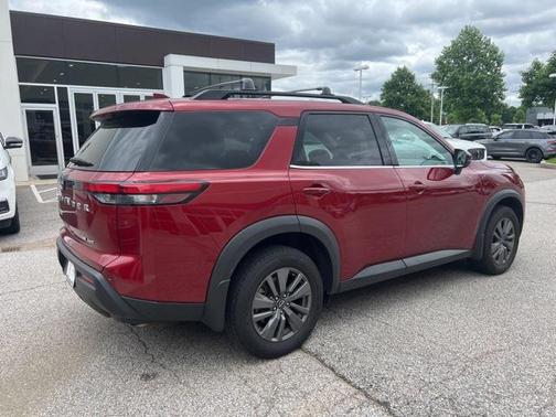 2023 Nissan Pathfinder SV
