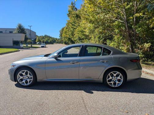 Stromboli Gray Metallic 2021 Alfa Romeo Giulia Ti