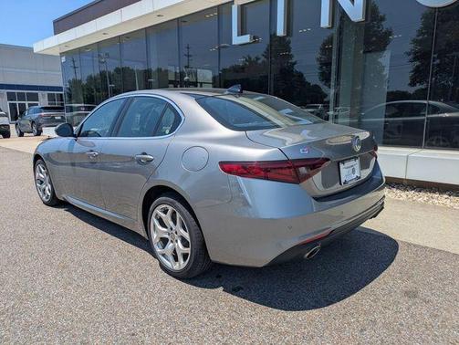 Stromboli Gray Metallic 2021 Alfa Romeo Giulia Ti