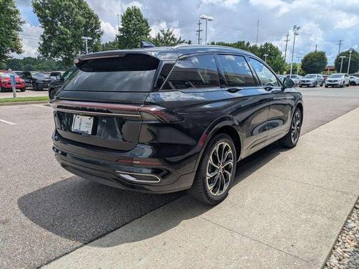Infinite Black Metallic Clearcoat 2026 Lincoln Nautilus Reserve