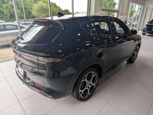 Alfa Black 2025 Alfa Romeo Tonale AWD