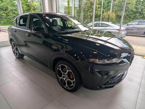 Alfa Black 2025 Alfa Romeo Tonale AWD