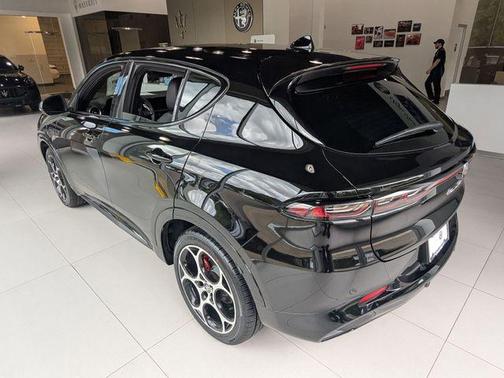 Alfa Black 2025 Alfa Romeo Tonale AWD