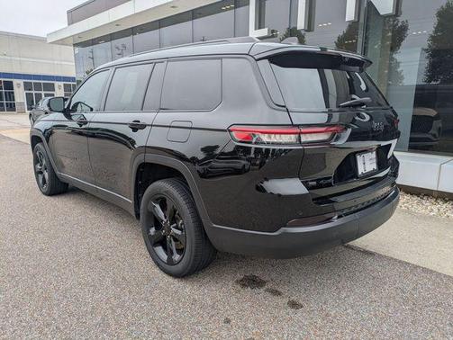 Diamond Black Crystal Pearlcoat 2022 Jeep Grand Cherokee L Limited