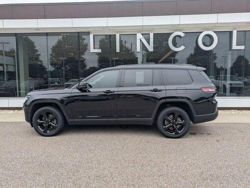Diamond Black Crystal Pearlcoat 2022 Jeep Grand Cherokee L Limited
