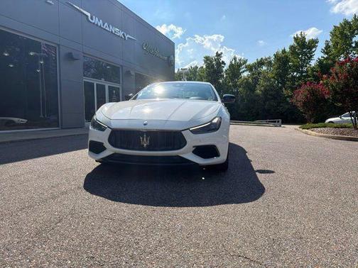 Bianco 2019 Maserati Ghibli GranSport