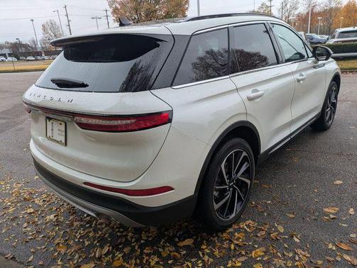 White Metallic 2026 Lincoln Corsair Reserve