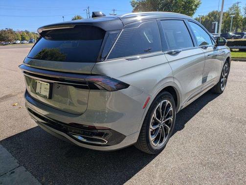 Gray Matter Metallic Clearcoat 2026 Lincoln Nautilus Reserve