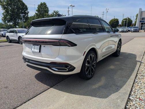 White Platinum Metallic Tri-Coat 2026 Lincoln Nautilus Reserve