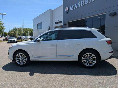 White 2025 Audi Q7 55 Premium Plus