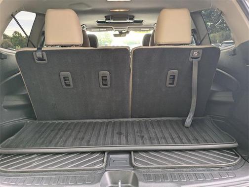 2022 Honda Pilot Touring 8-Passenger