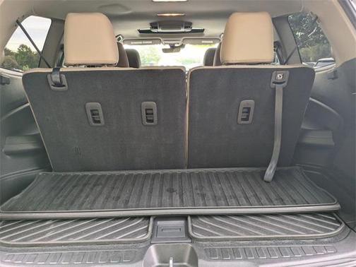 2022 Honda Pilot Touring 8-Passenger