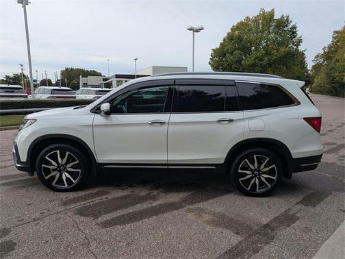 2022 Honda Pilot Touring 8-Passenger