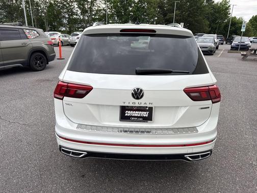 Opal White Pearl Effect 2024 Volkswagen Tiguan 2.0T SEL R-Line
