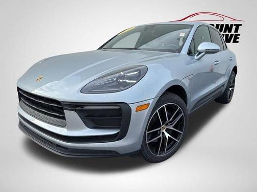 2022 Porsche Macan Base