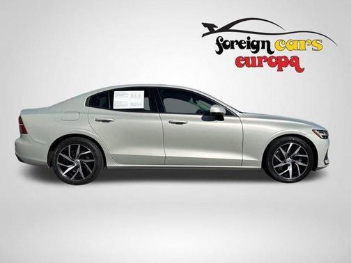 2020 Volvo S60 T5 Momentum