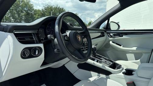 2024 Porsche Macan 