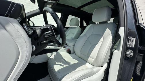 2024 Porsche Macan 