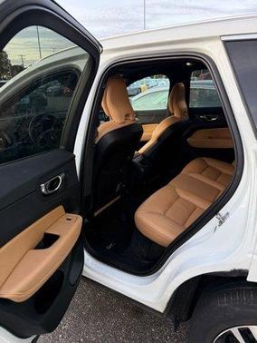 2020 Volvo XC60 T5 Momentum