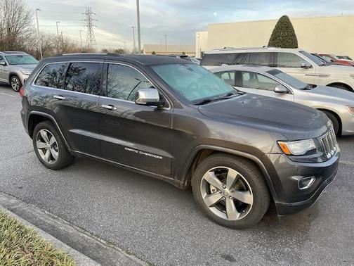Photo 2 of 3 of 2015 Jeep Grand Cherokee Overland