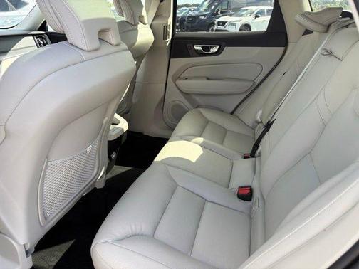 2024 Volvo XC60 B5 Core