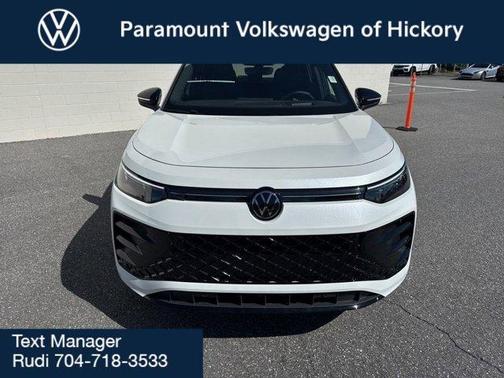 White Pearl 2026 Volkswagen Tiguan 2.0T SE R-Line Black