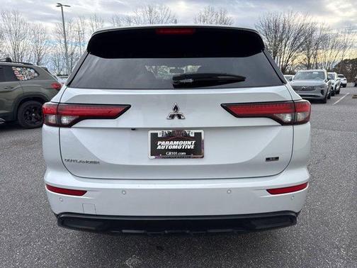 2023 Mitsubishi Outlander SE Black Edition