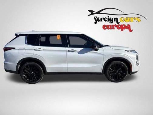 2023 Mitsubishi Outlander SE Black Edition