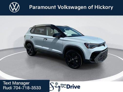 2025 Volkswagen Taos 1.5T SE Black