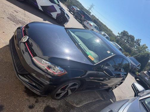 Deep Black Pearl Effect 2019 Volkswagen Golf GTI 2.0T SE