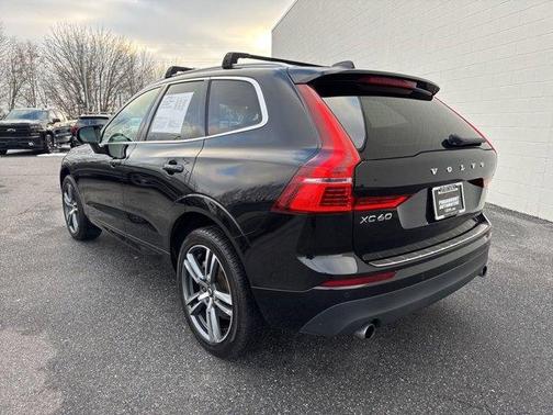 2021 Volvo XC60 T6 Momentum