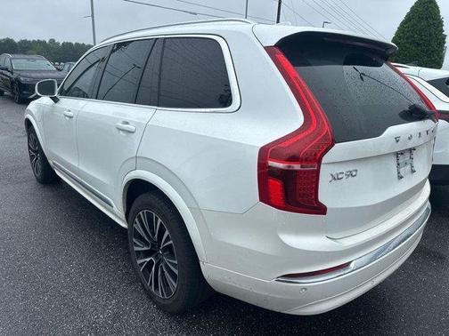 Crystal White 2024 Volvo XC90 Recharge Plug-In Hybrid T8 Core Bright Theme