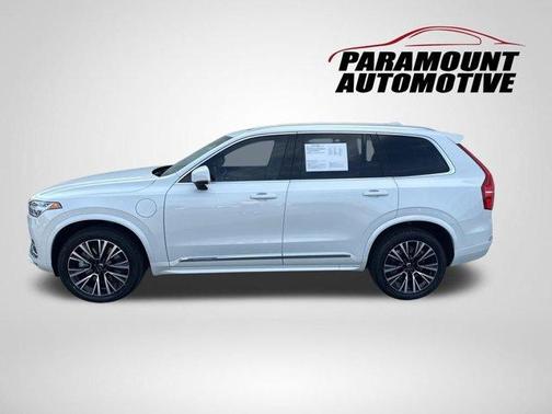 Crystal White 2024 Volvo XC90 Recharge Plug-In Hybrid T8 Core Bright Theme