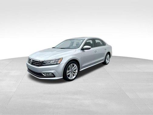 2017 Volkswagen Passat 1.8T SE w/Technology