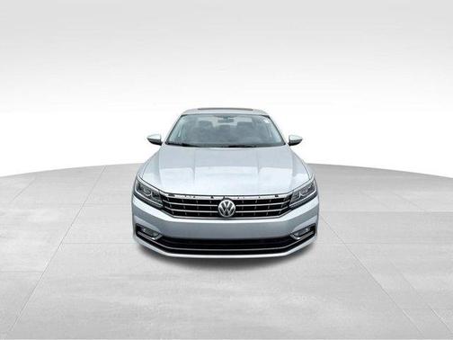 2017 Volkswagen Passat 1.8T SE w/Technology