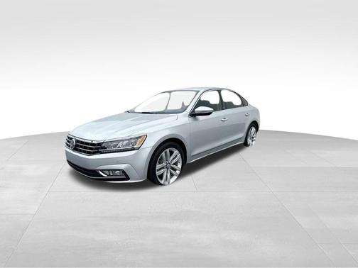 2017 Volkswagen Passat 1.8T SE w/Technology