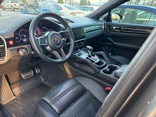 2023 Porsche Cayenne GTS