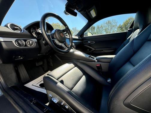 2018 Porsche 718 Cayman Base