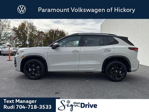 2026 Volkswagen Tiguan 2.0T SE R-Line Black