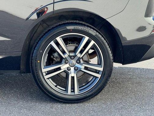 2021 Volvo XC60 T5 Momentum
