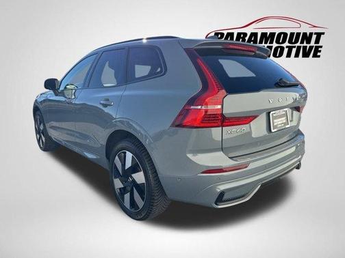 2024 Volvo XC60 Recharge Plug-In Hybrid T8 Plus Dark Theme